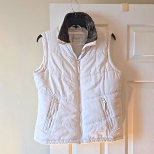Women's Van Heusen vest - size M